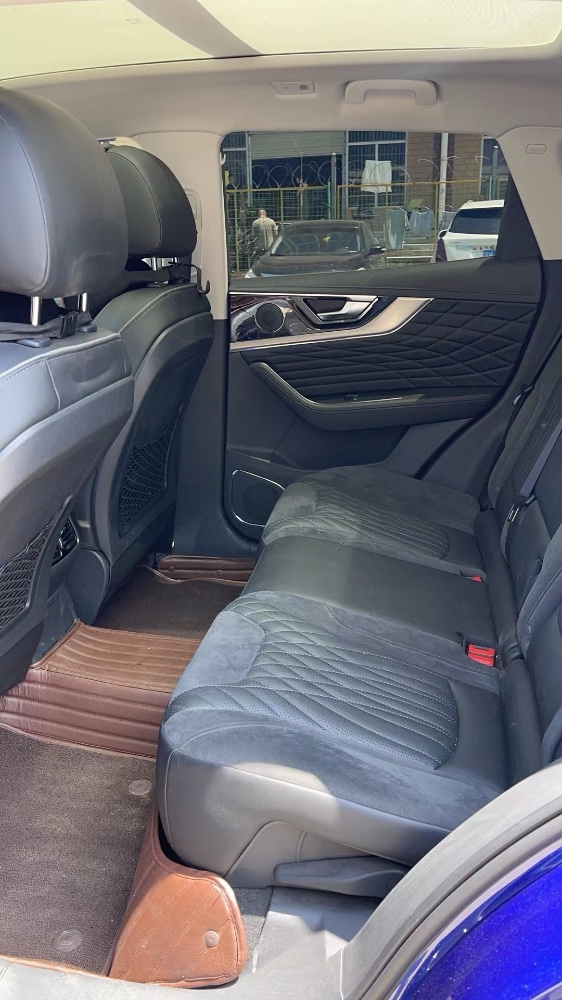 武汉21年红旗HS59