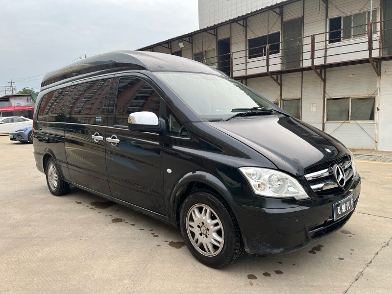 武汉16年奔驰威霆2