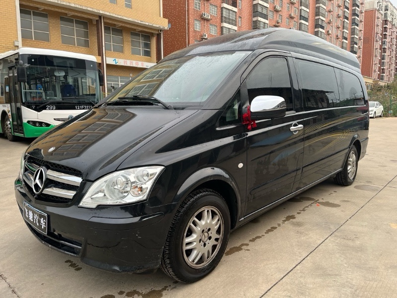 武汉16年奔驰威霆3