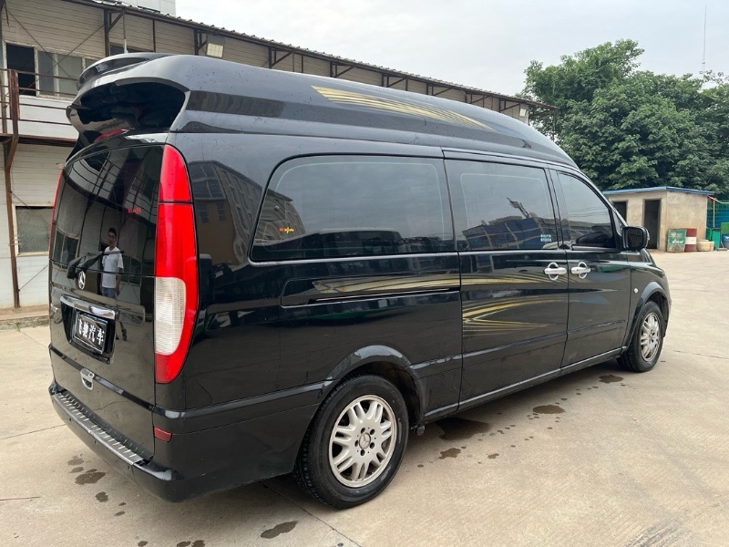 武汉16年奔驰威霆4