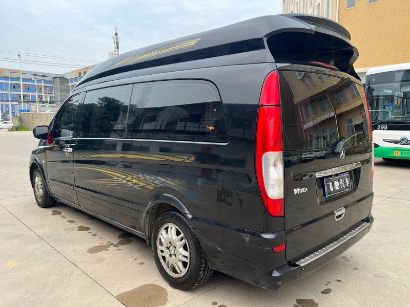 武汉16年奔驰威霆5