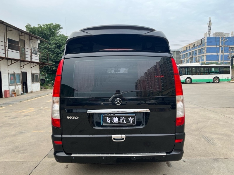 武汉16年奔驰威霆6