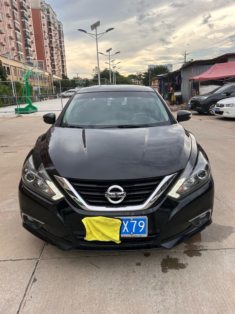 武汉18年日产天籁1