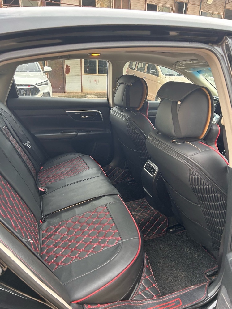 武汉18年日产天籁8