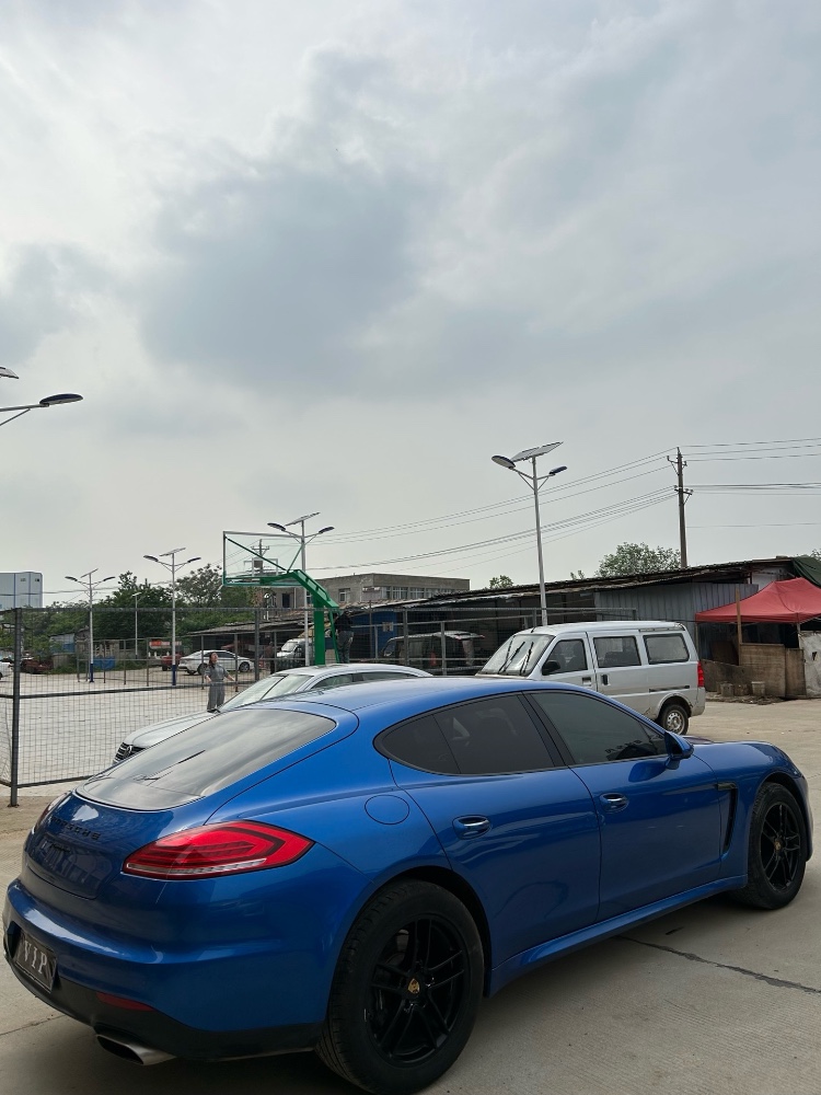 武汉15年保时捷帕拉梅拉4