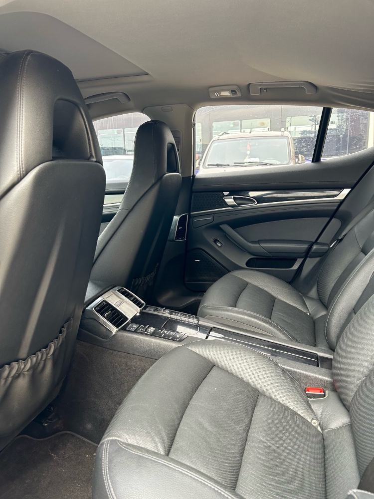 武汉15年保时捷帕拉梅拉7