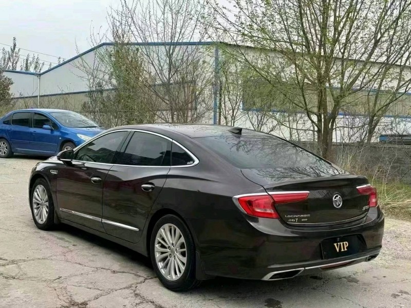 青岛17年别克君越7