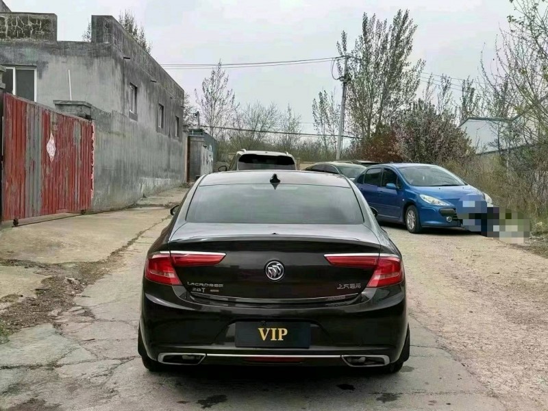 青岛17年别克君越9