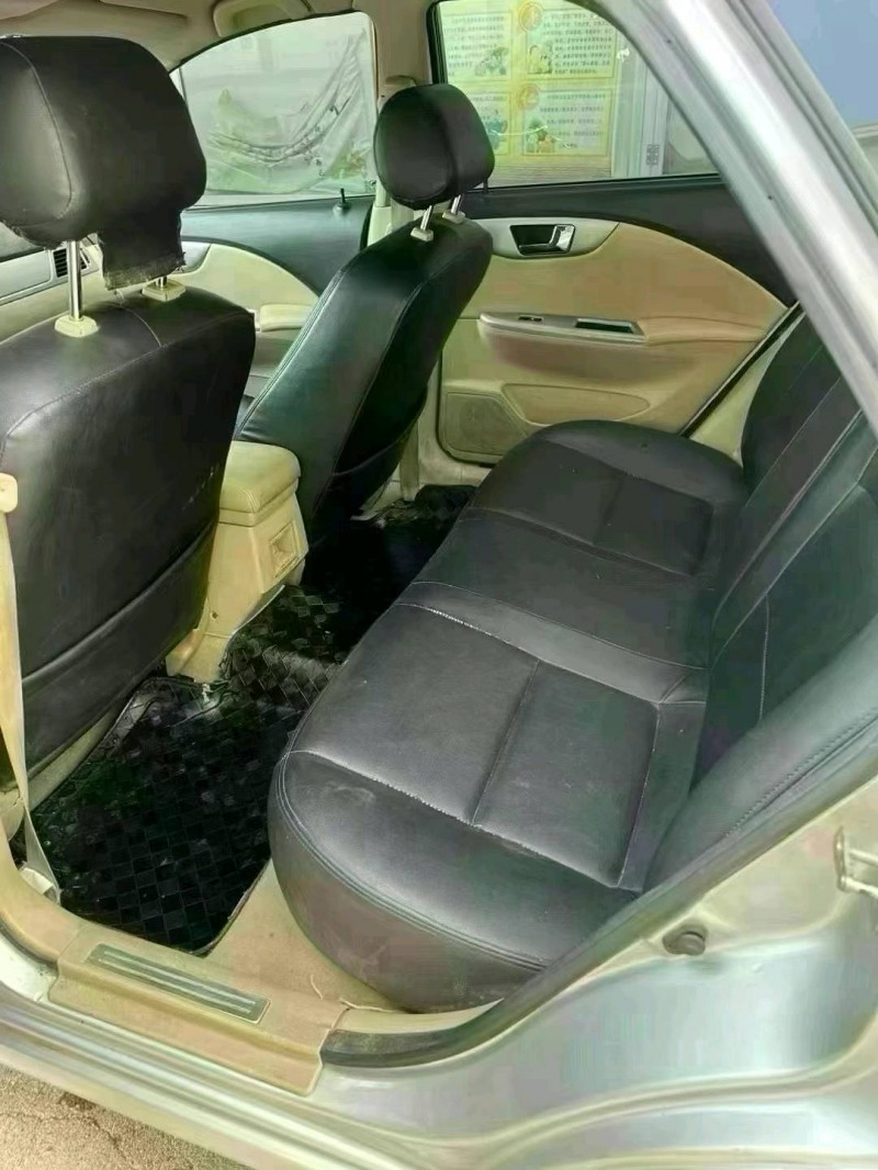 潍坊13年别克凯越6