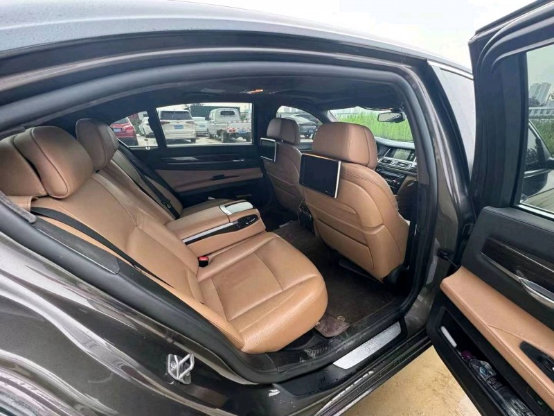 济南14年宝马7系6