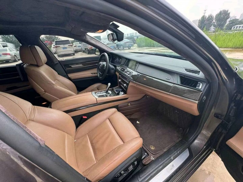 济南14年宝马7系7