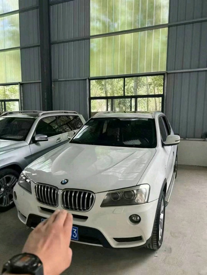 济南11年宝马X31