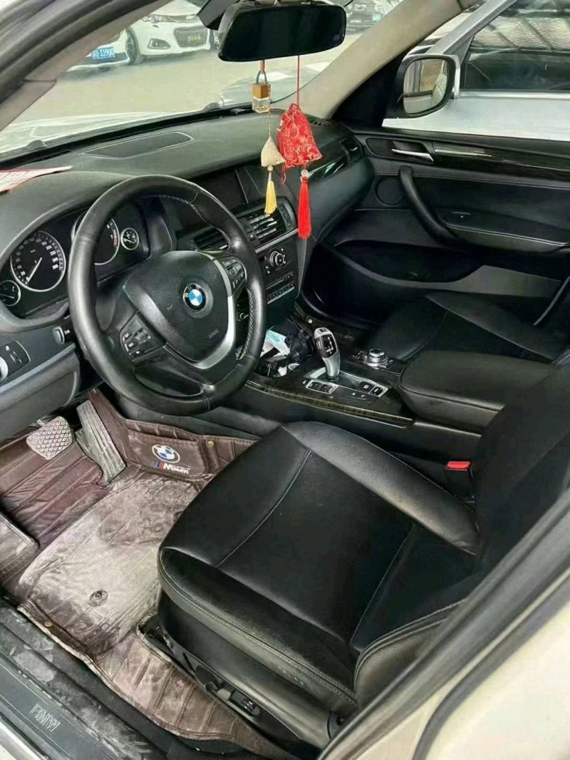 济南11年宝马X33