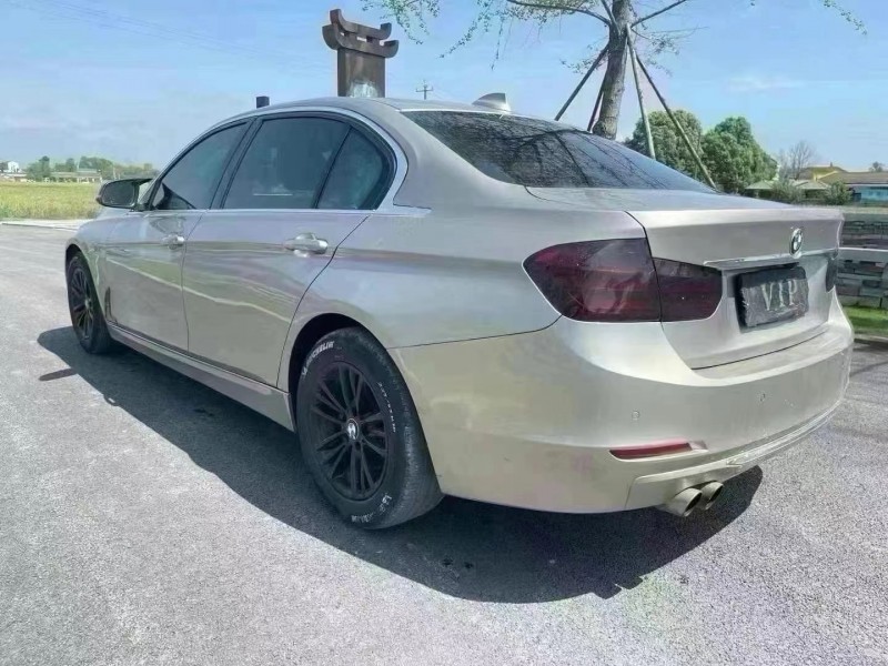 成都13年宝马3系7