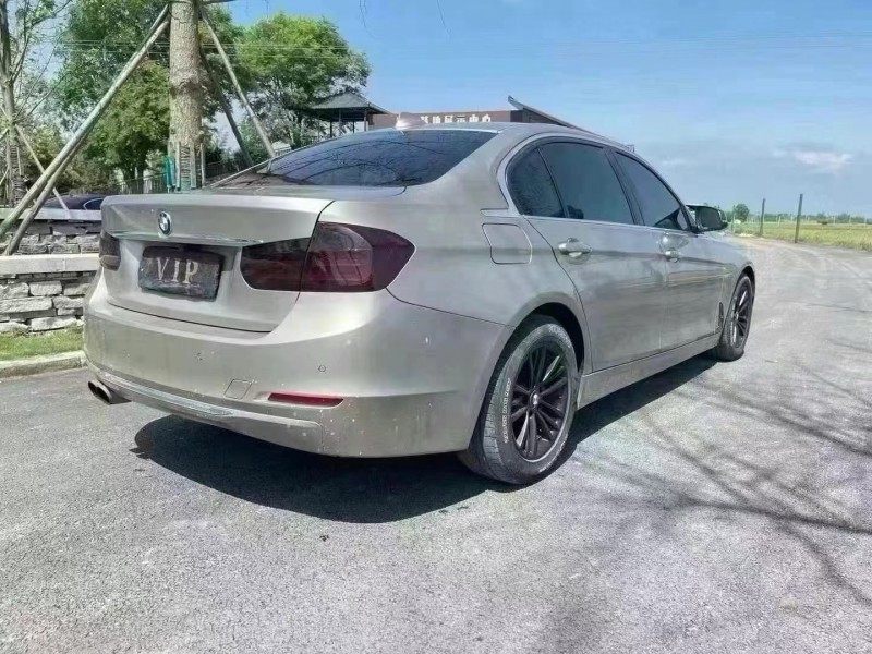 成都13年宝马3系8