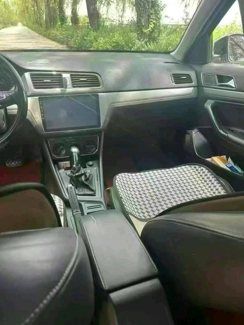 潍坊17年大众朗逸5