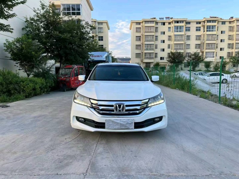 徐州15年本田雅阁1