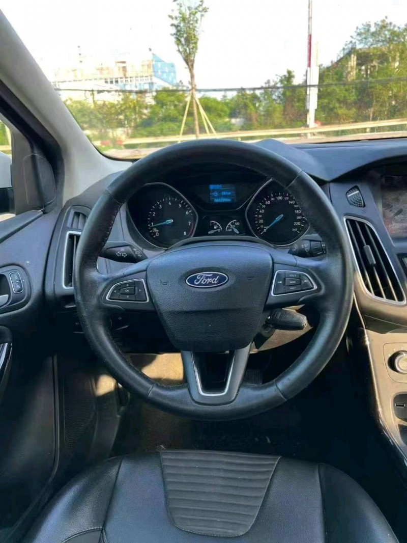 江门18年福特福克斯5