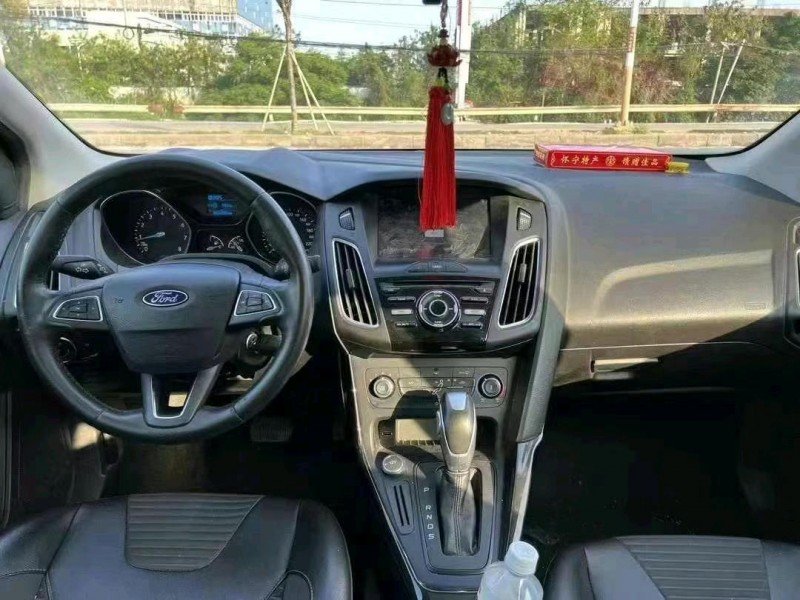 江门18年福特福克斯8