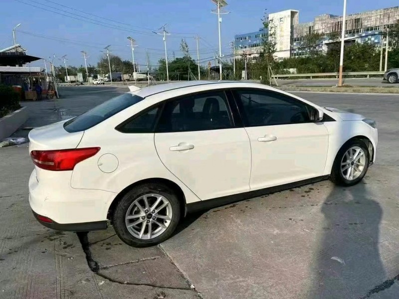 江门18年福特福克斯9