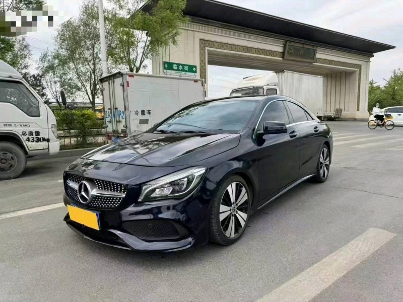 盐城17年奔驰CLA3