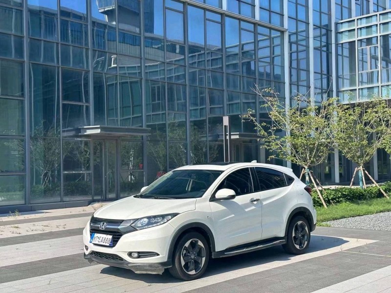 青岛18年本田缤智2