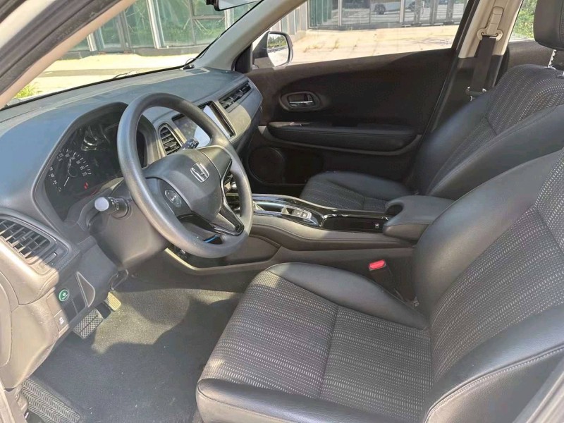 青岛18年本田缤智4