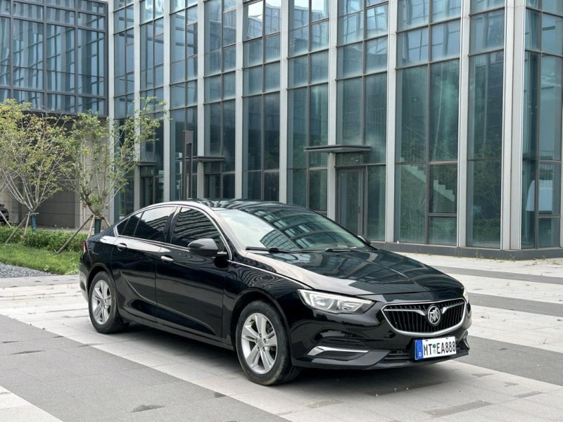 青岛20年别克君威2