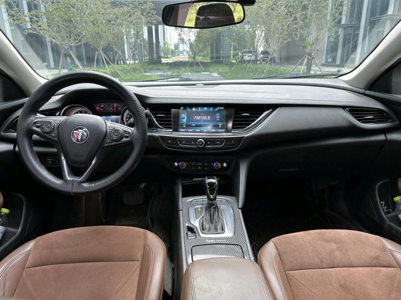 青岛20年别克君威4