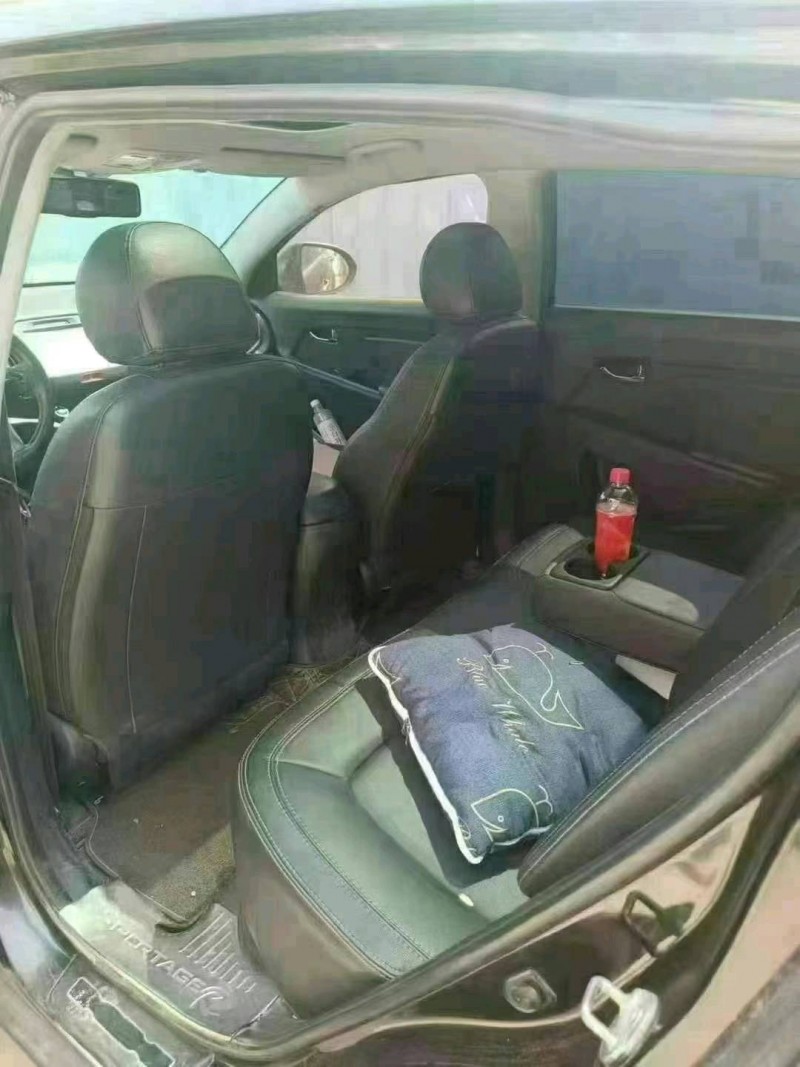 潍坊10年起亚智跑4