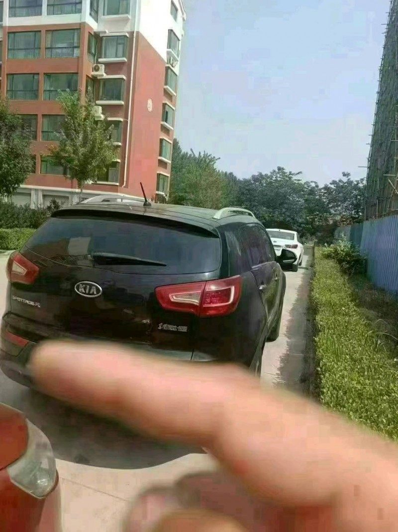 潍坊10年起亚智跑6