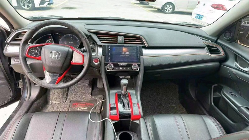 汕头18年本田思域4