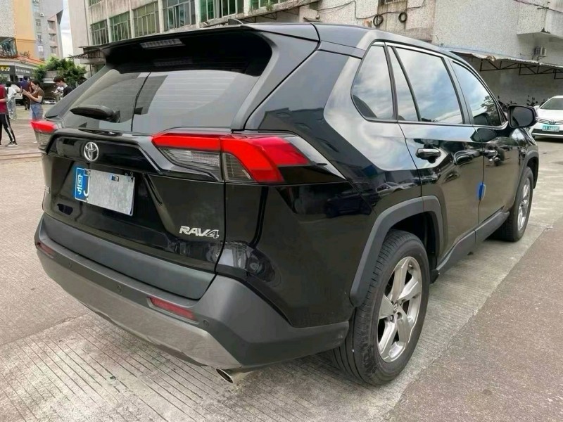 中山23年丰田RAV44