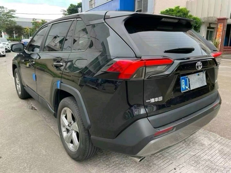 中山23年丰田RAV45
