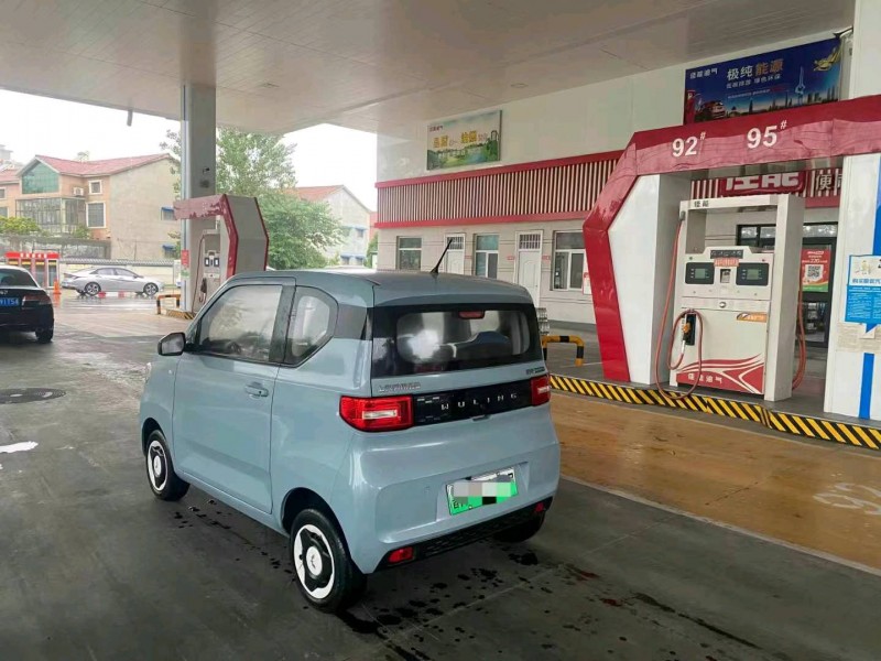 安陽23年五菱汽車宏光8