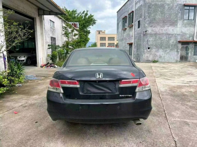 佛山08年本田雅阁4