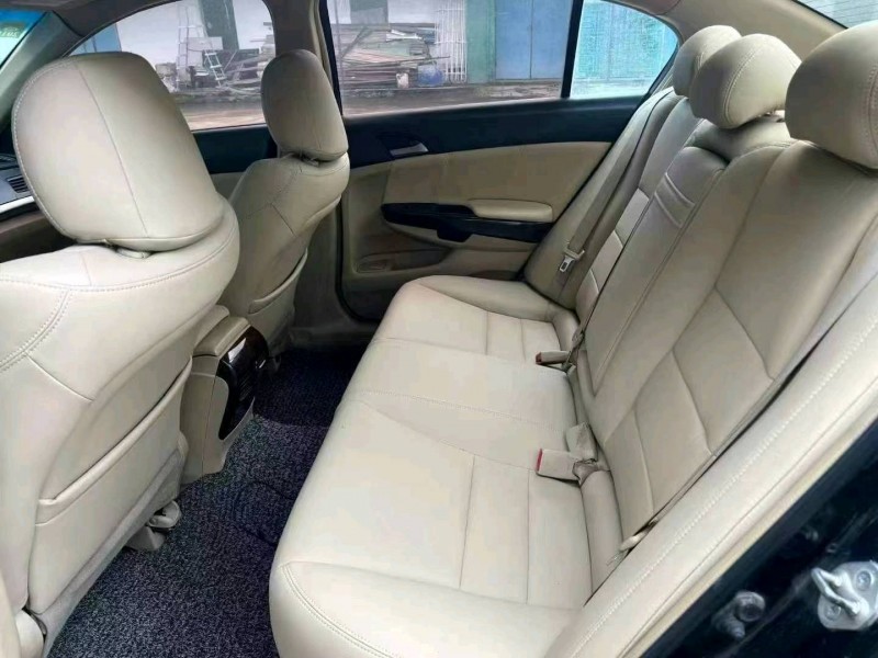 佛山08年本田雅阁7