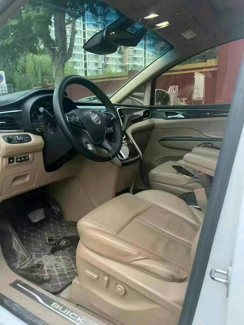 保定17年别克GL85