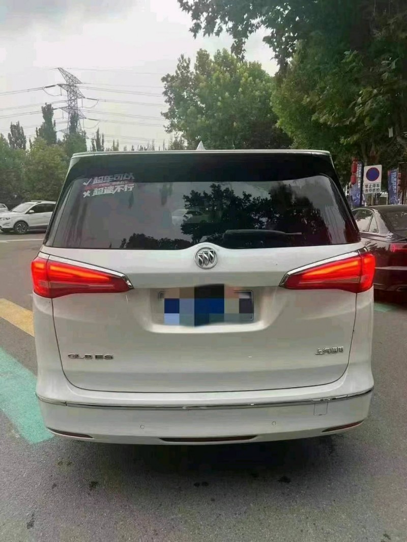 保定17年别克GL87