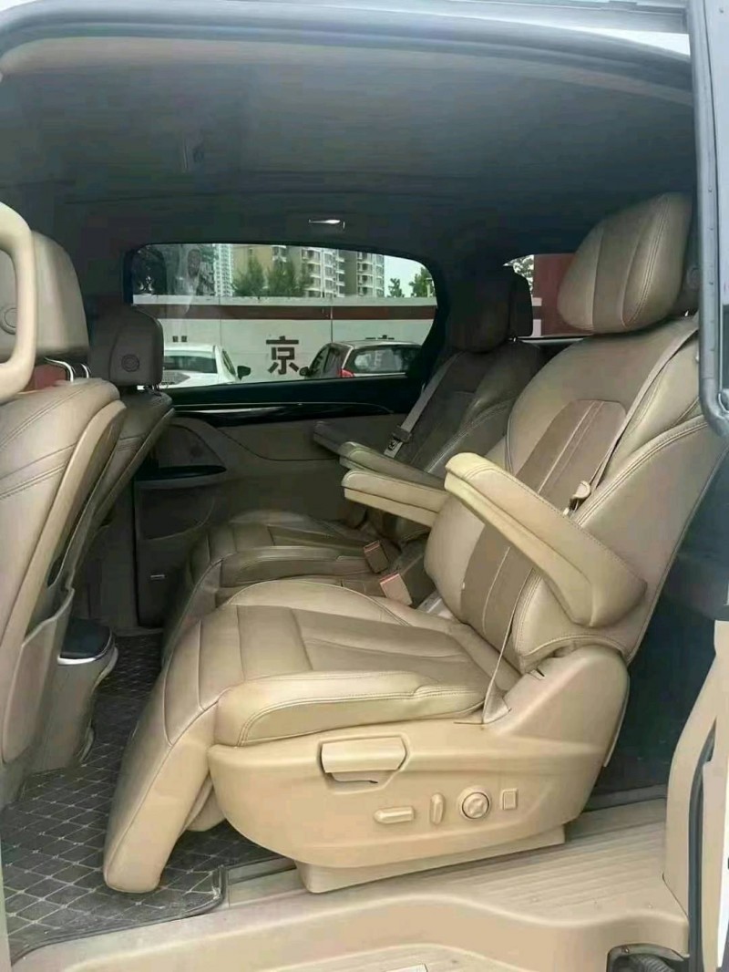 保定17年别克GL88