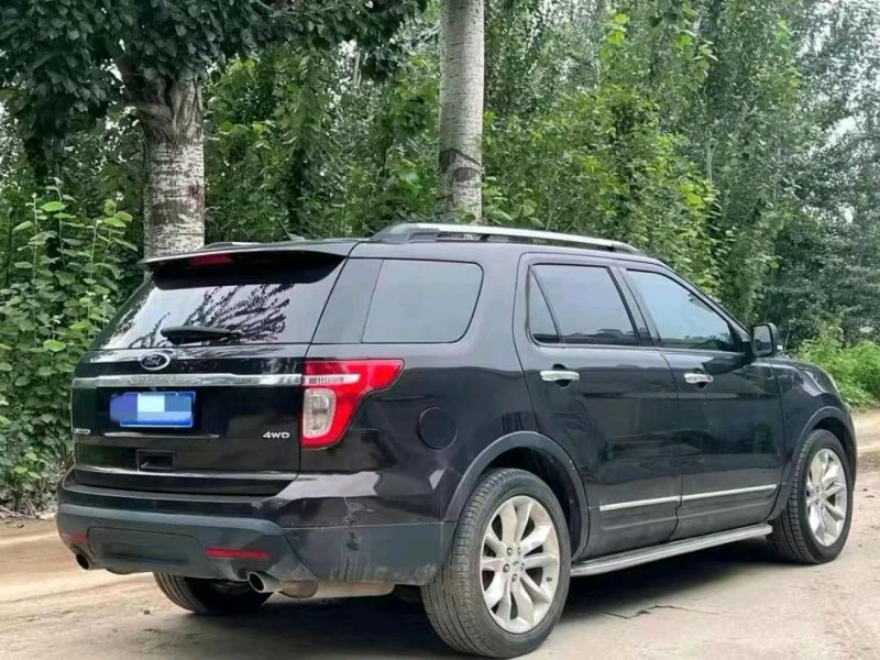 烟台15年福特探险者3