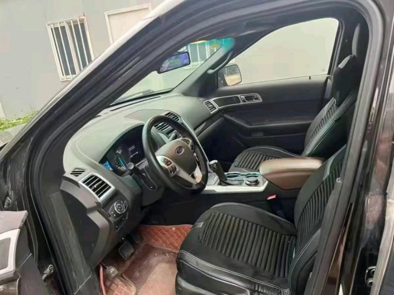 烟台15年福特探险者5