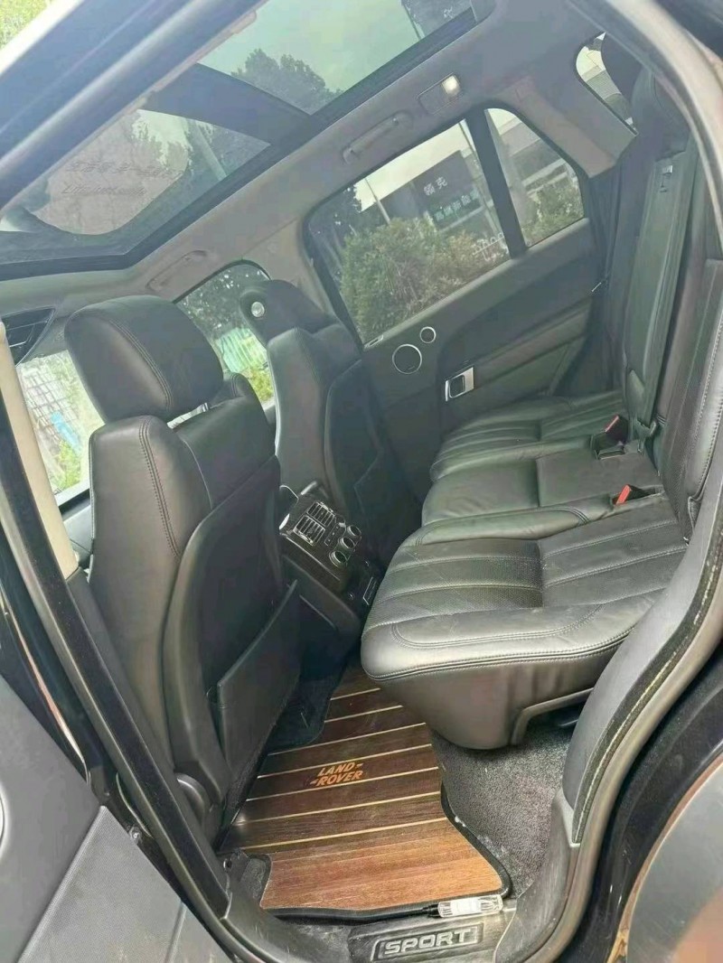 青岛16年路虎揽胜行政5