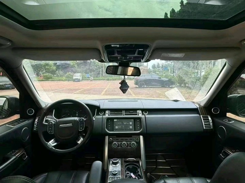 青岛16年路虎揽胜行政6