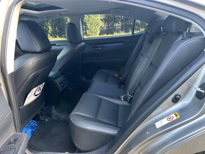 济南14年雷克萨斯ES5