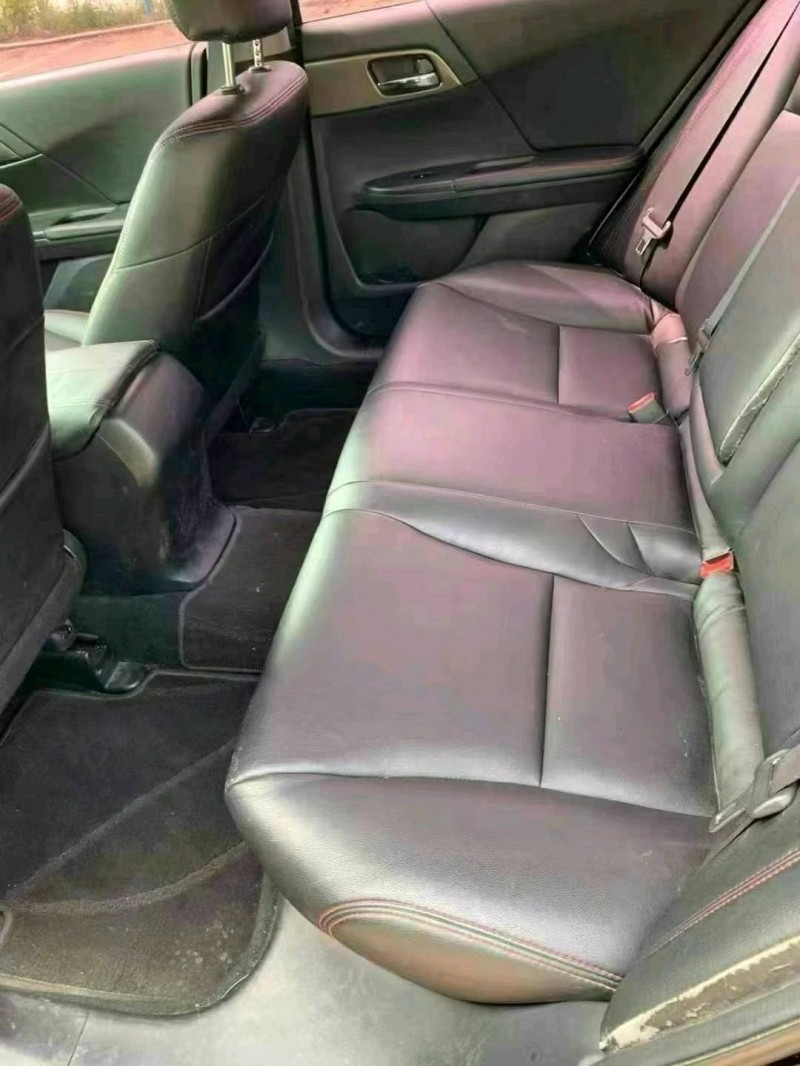 青岛14年本田雅阁6