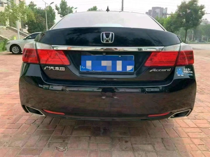 青岛14年本田雅阁9