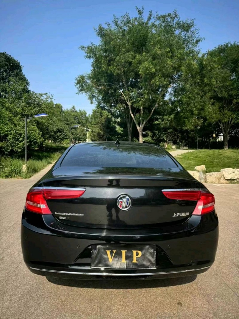 邢台16年别克君越9