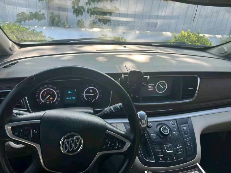 聊城18年别克GL83