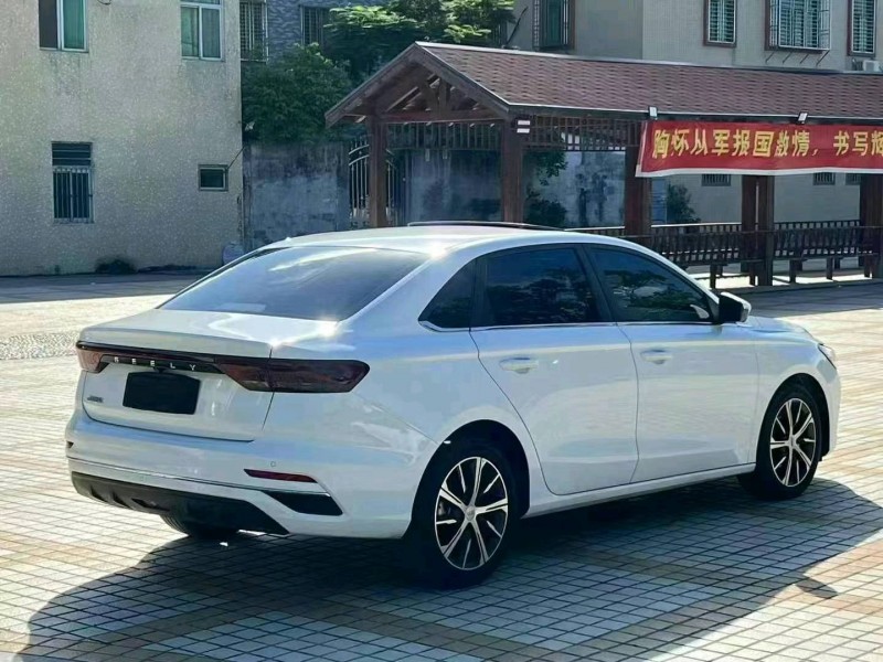 汕头23年吉利帝豪5